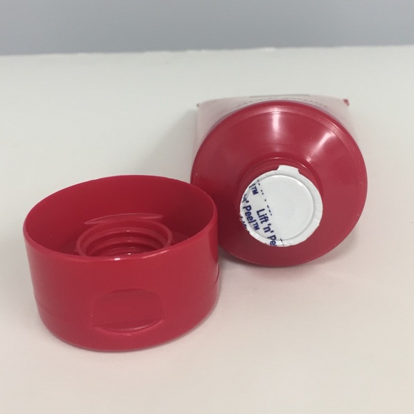 {Avon} Little Red Dress Body Lotion - Picture 3 of 3